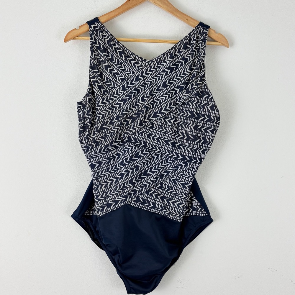 Miraclesuit Womens 16 Navy Blue Geometric Chevron Underwire One Piece Swimsuit